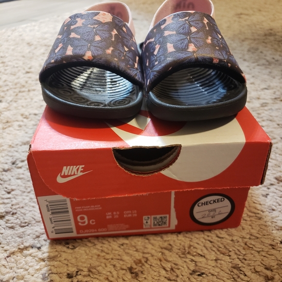 Nike 9c sandals - Picture 2 of 4